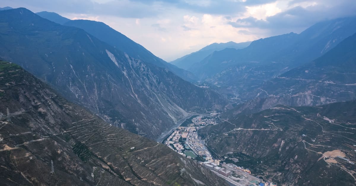 Sichuan Travel Guide 2026: Beyond Chengdu to Leshan, Mount Emei and Jiuzhaigou