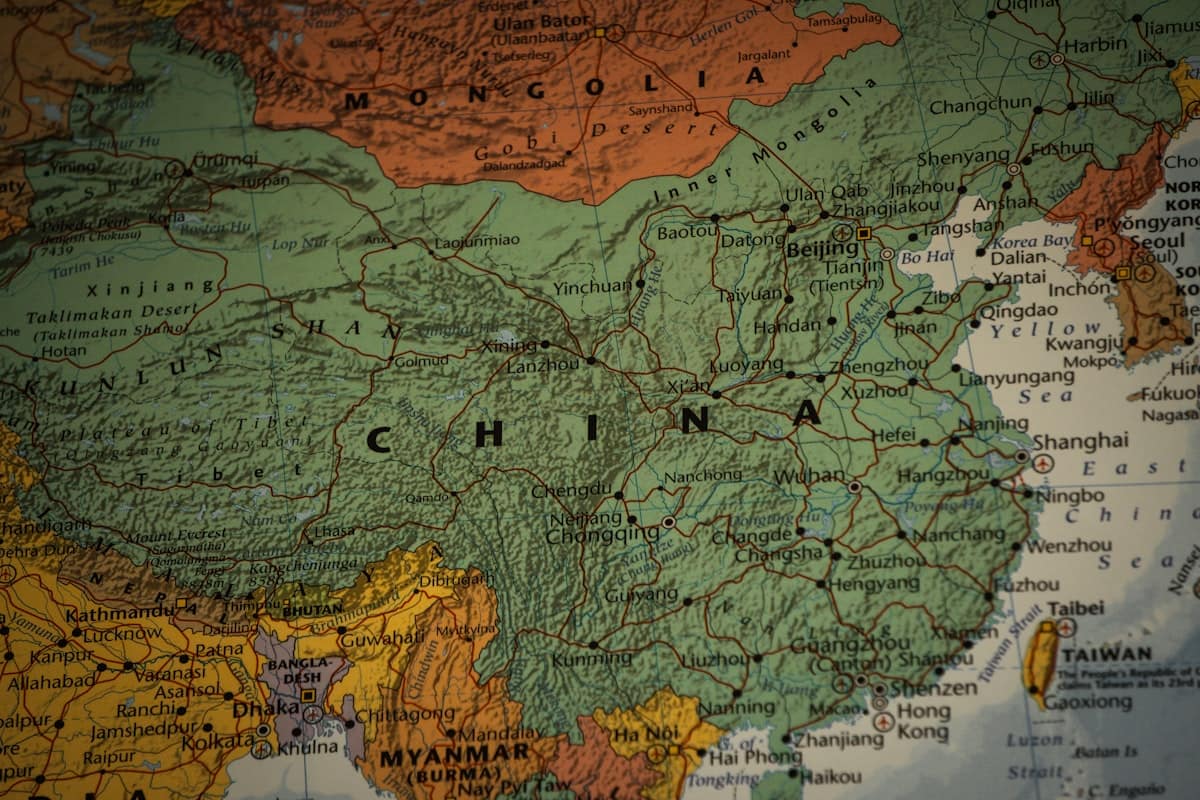 didi maps china - phone navigation app screen with chinese characters