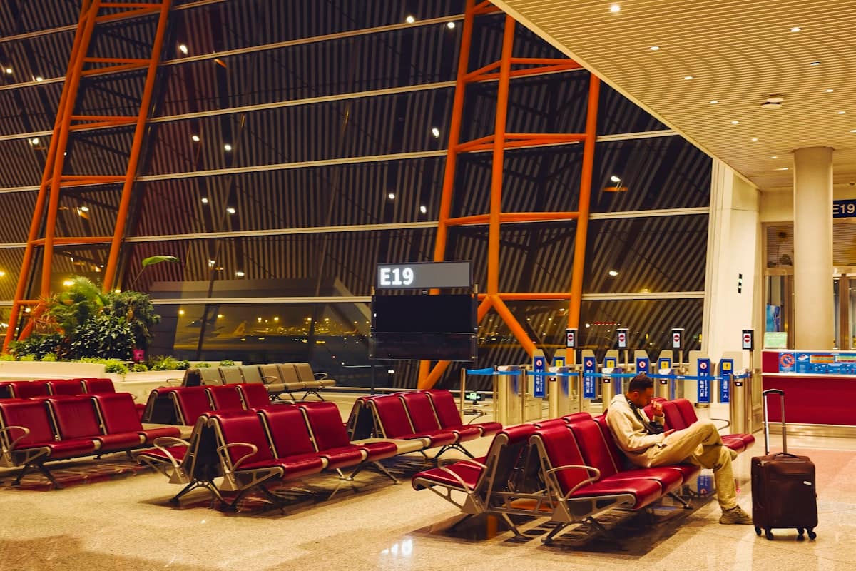 china summer packing - airport departure luggage check-in